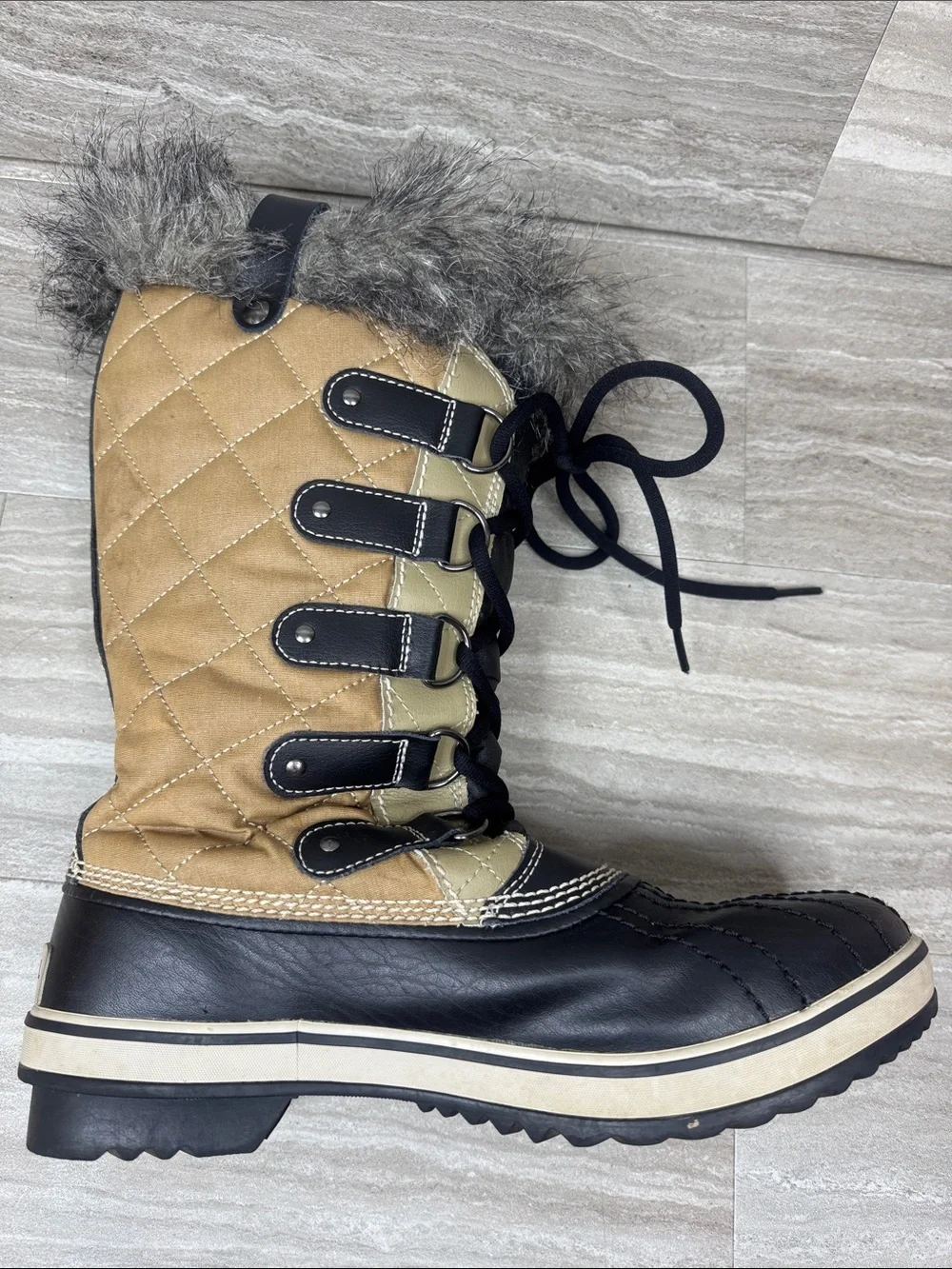 Sorel Tofino II Quilted Faux-Fur Trim Waterproof Winter Boot Womens 9